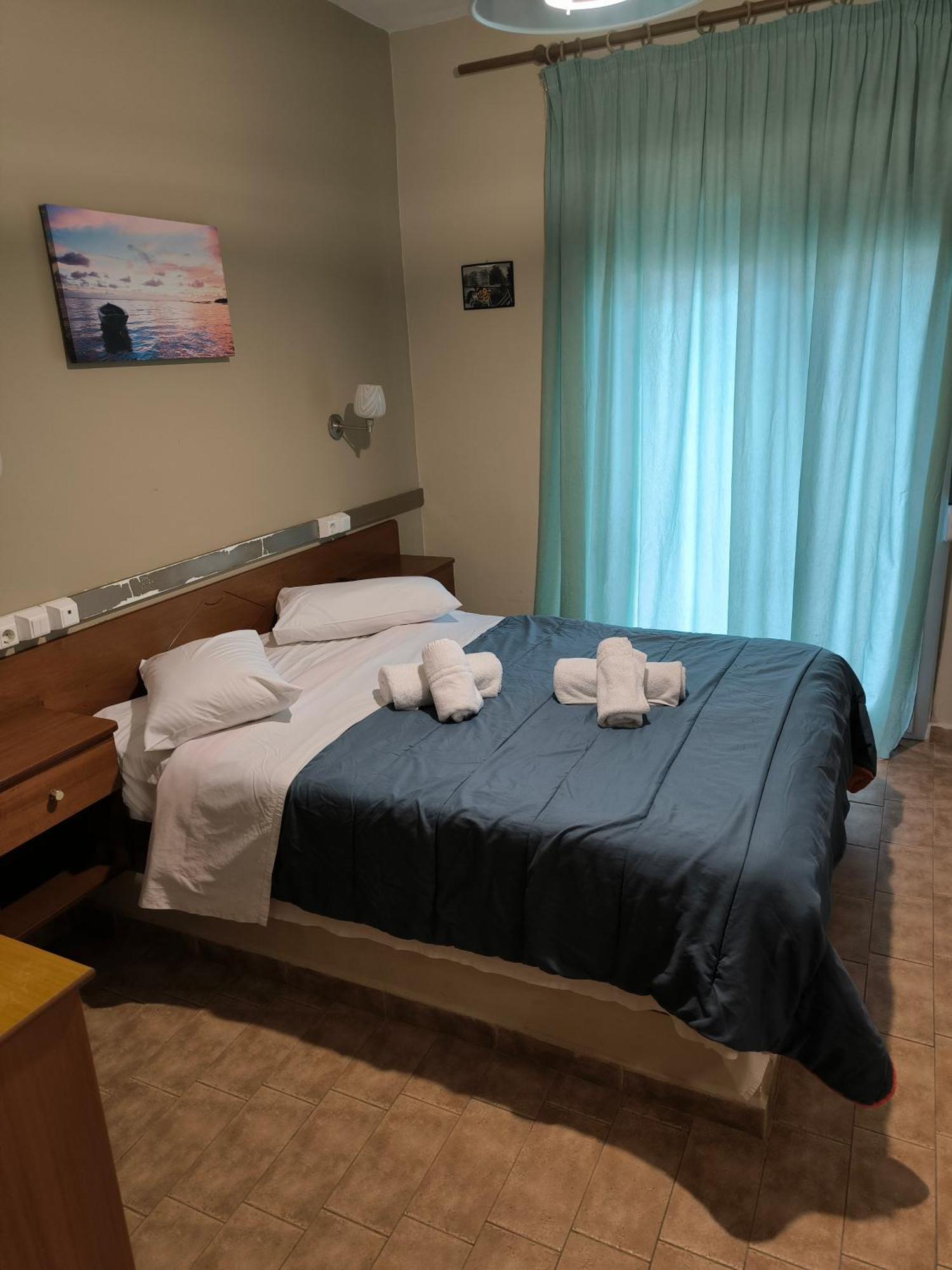 Hotel Almira Agía Triáda Esterno foto