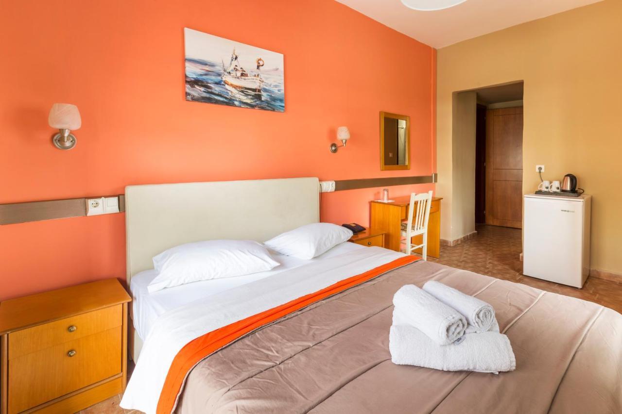 Hotel Almira Agía Triáda Esterno foto